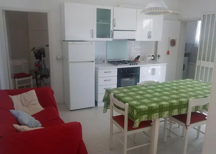 Elegante Con Terrazzo E Giardino بيت للعطل