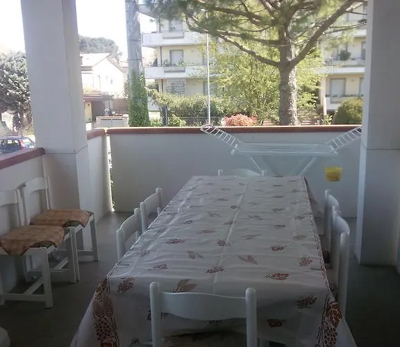 Elegante Con Terrazzo E Giardino Dom wakacyjny *