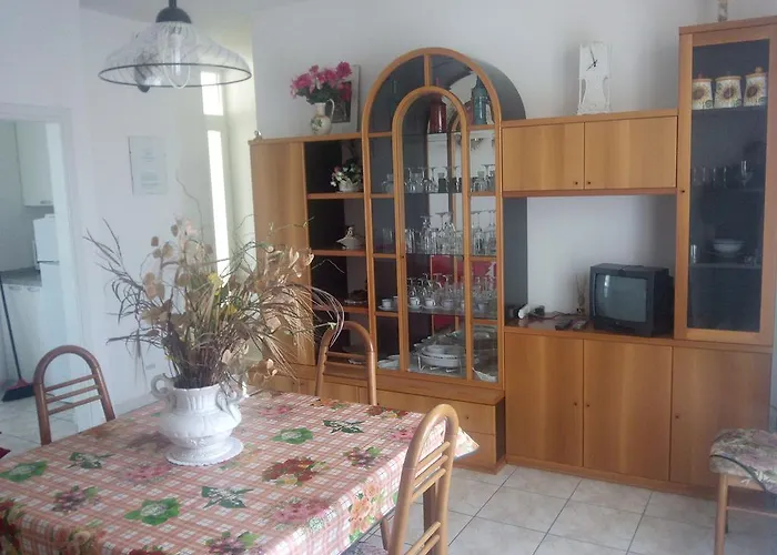 بيت للعطل Elegante Con Terrazzo E Giardino