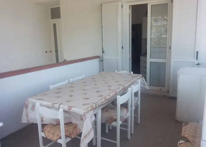 بيت للعطل Elegante Con Terrazzo E Giardino *