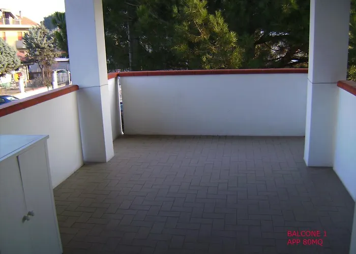 Elegante Con Terrazzo E Giardino بيت للعطل *